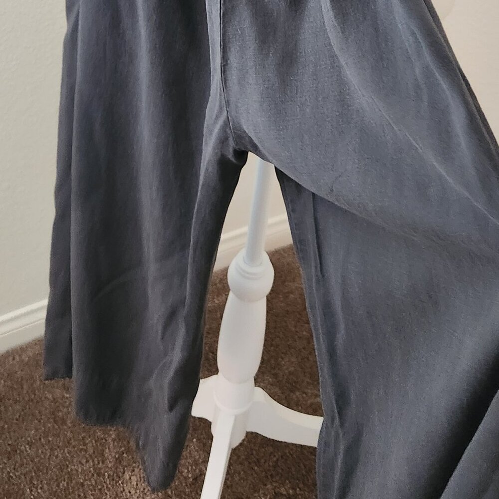 Dark Gray Botique Style Crop Jumpsuit Size Medium - image 6